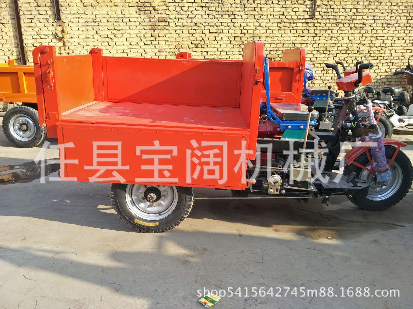 工程電動(dòng)三輪車