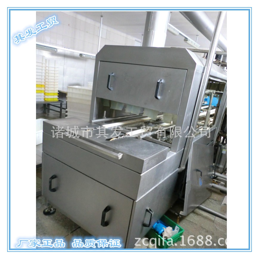 諸城其發廠家出售塑料筐清洗機 肉制品料筐清洗機 高壓噴淋清洗