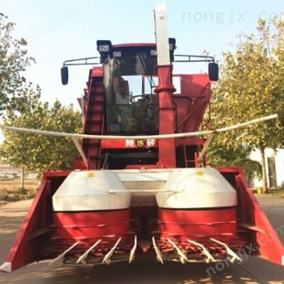 自走式玉米青貯機(jī)