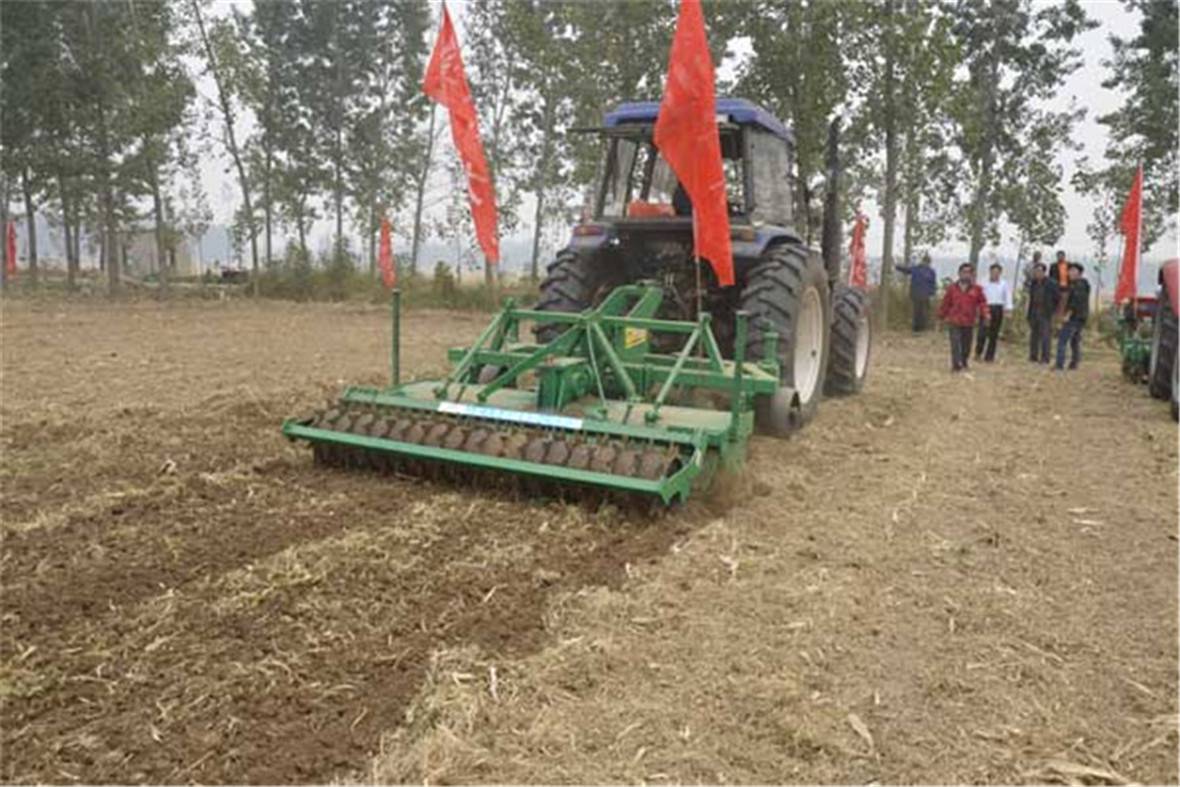 大華寶來W系列深松整地聯(lián)合作業(yè)機4_副本
