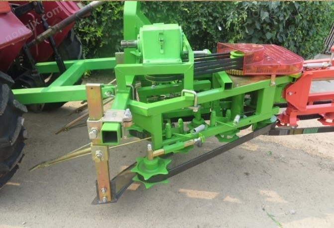 建國牌2H-1花生收獲機