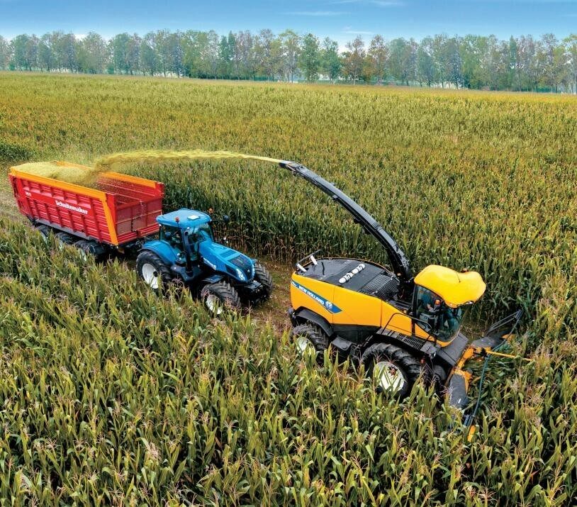 紐荷蘭FR550(G4)自走式青貯收獲機