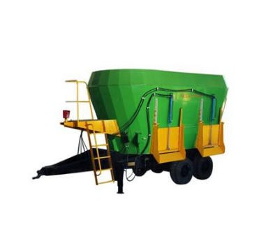 中農機(TMR)全混日糧攪拌喂料車（面議）