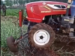 厲害！耕地機(jī)原地掉頭，就設(shè)計的多加了“一條腿”厲害！耕地機(jī)原地掉頭，就設(shè)計的多加了“一條腿”